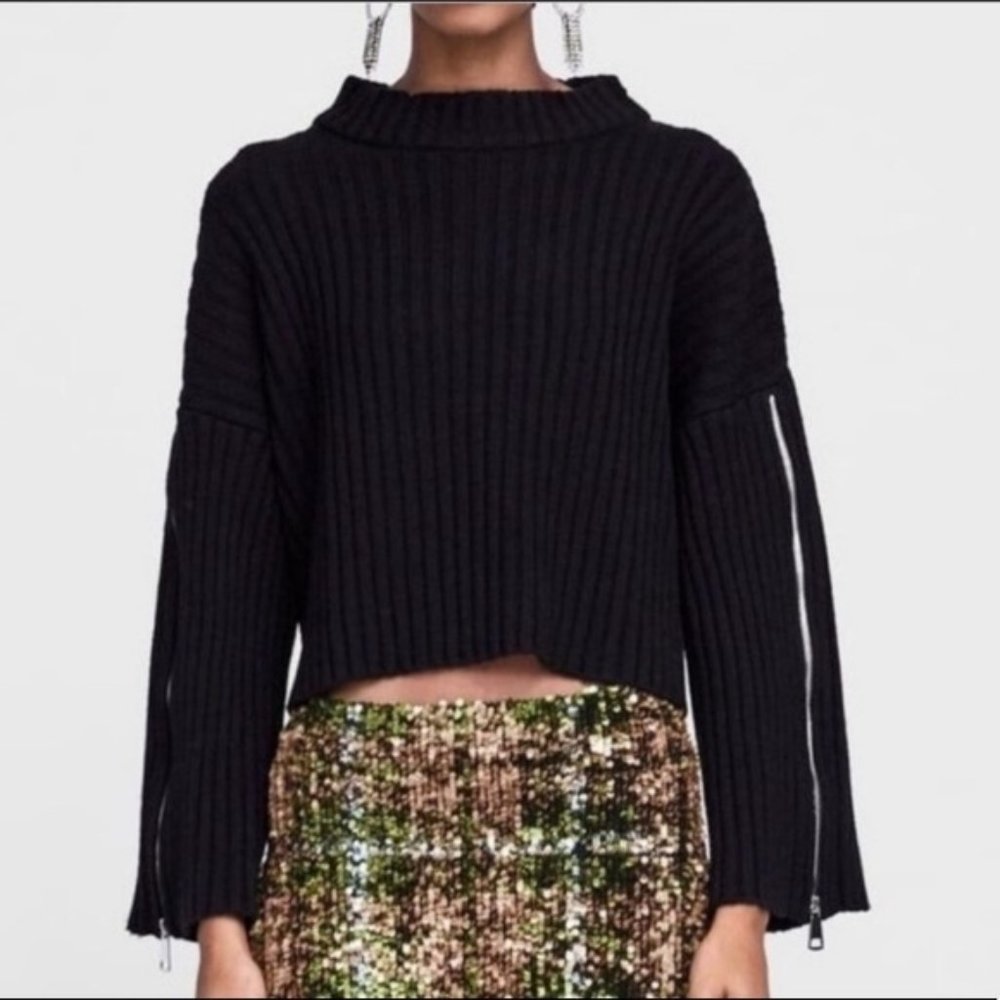 Zara Knit Zipper Sleeve Black Cropped Sweater